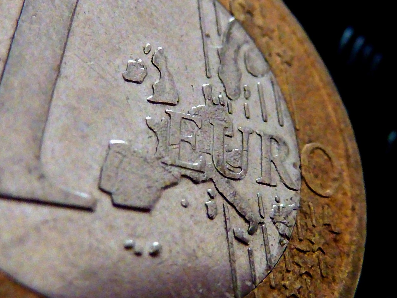 Moneta da 2 euro della Grecia del 2002 con la lettera "S", simbolo di valore e rarità.