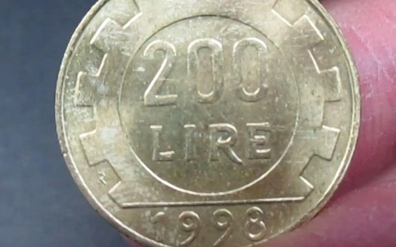Moneta da 500 Lire bimetalliche, simbolo del valore collezionistico e della storia monetaria italiana.