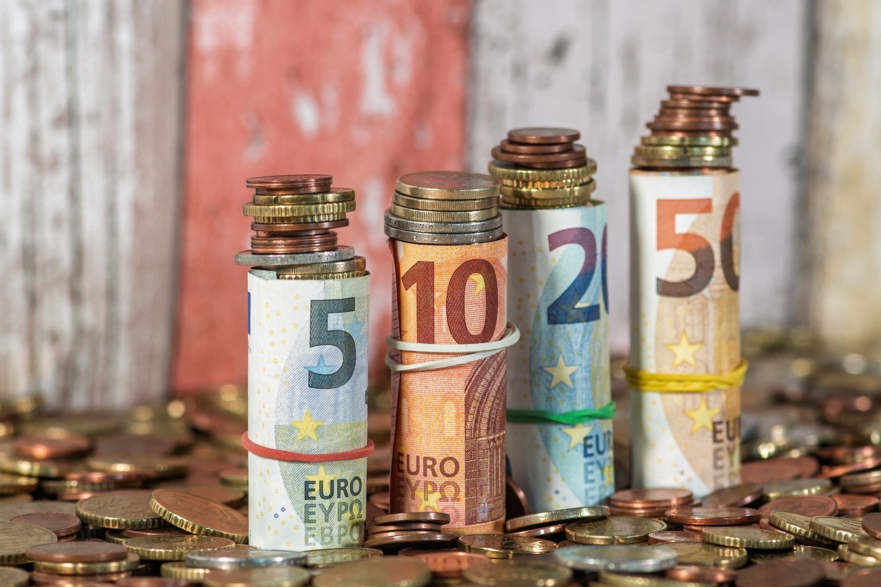 Tabella con i nuovi importi delle pensioni aggiornati per il 2025.