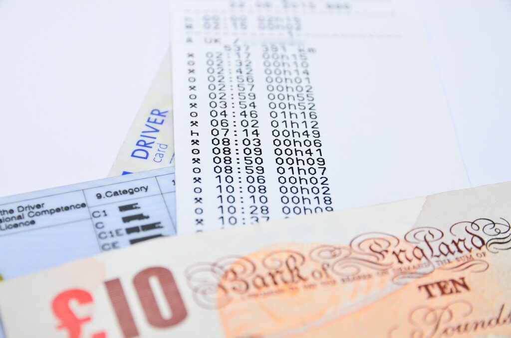 Bollo auto: se hai compiuto 70 anni, ecco come ottenere l’esenzione totale